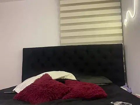 DesireLuxe online show from 03/16/25, 05:36