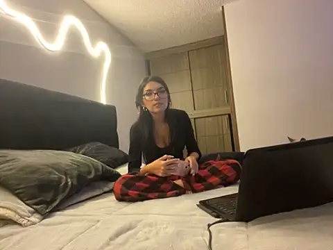 DesireLuxe online show from 09/27/25, 05:34