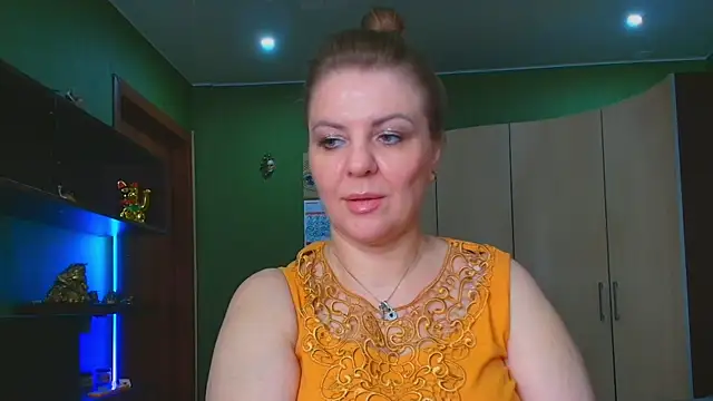 Snapshot of VeronikawGold chatting on 06/25/26, 05:45 VeronikawGold online show from 06/25/26, 05:45