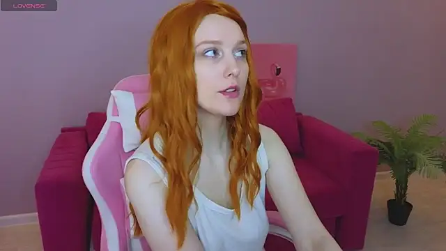 Snapshot of KristinMoore chatting on 03/11/25, 09:24 KristinMoore online show from 03/11/25, 09:24