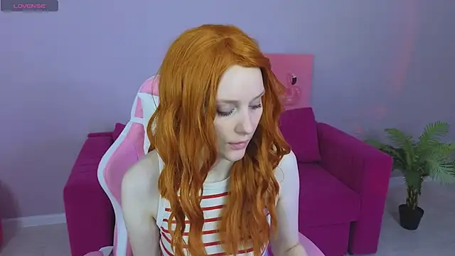 Snapshot of KristinMoore chatting on 03/12/25, 09:23 KristinMoore online show from 03/12/25, 09:23