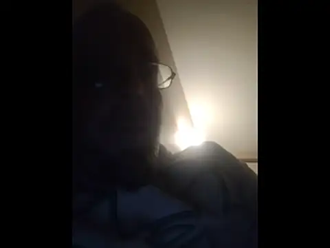 Snapshot of taterae chatting on 11/01/25, 11:45 taterae online show from 11/01/25, 11:45