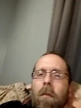 Snapshot of taterae chatting on 03/19/26, 06:28 taterae online show from 03/19/26, 06:28