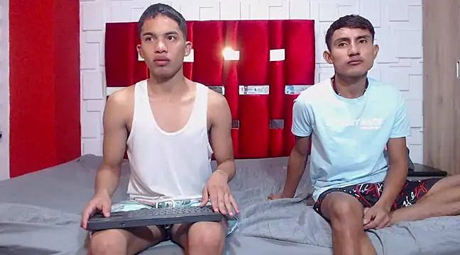 Snapshot of Bayron005 chatting on 02/22/25, 12:29 Bayron005 online show from 02/22/25, 12:29