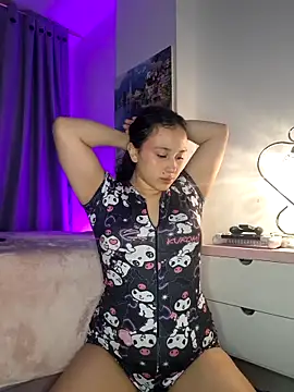 Snapshot of ammy_e chatting on 09/19/25, 02:57 ammy e online show from 09/19/25, 02:57