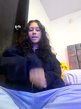 Snapshot of ammy_e chatting on 10/23/25, 03:00 ammy e online show from 10/23/25, 03:00