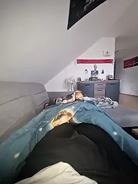 Snapshot of bigcock7inc chatting on 02/28/25, 07:37 bigcock7inc online show from 02/28/25, 07:37