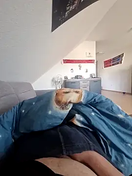 Snapshot of bigcock7inc chatting on 03/04/25, 08:02 bigcock7inc online show from 03/04/25, 08:02