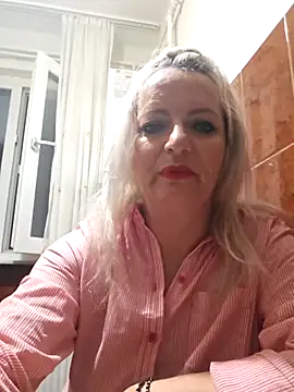 Snapshot of LadyTouch chatting on 04/16/26, 06:52 LadyTouch online show from 04/16/26, 06:52