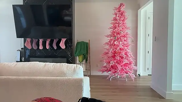 caylawatsun online show from 11/24/25, 04:29