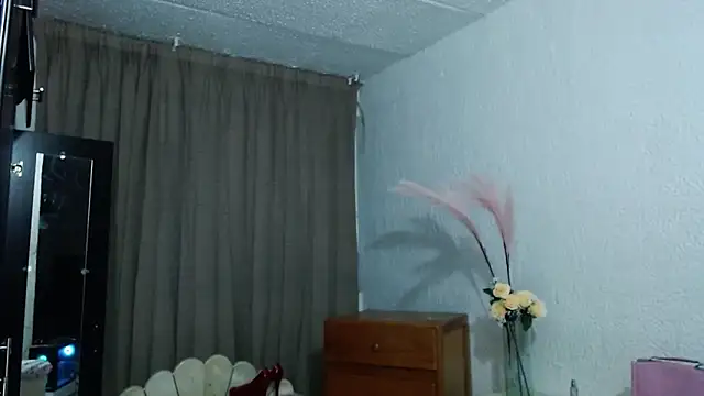 EngelCristaly online show from 10/04/25, 06:11