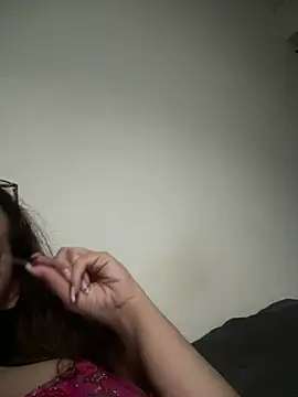 lola  med online show from 02/23/25, 09:05