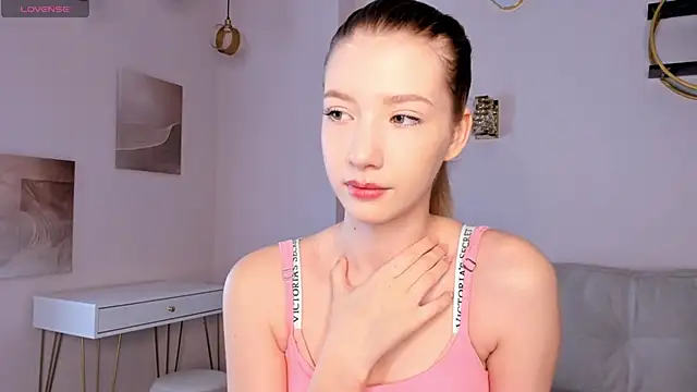 SunnivaCovil online show from 03/03/25, 11:22