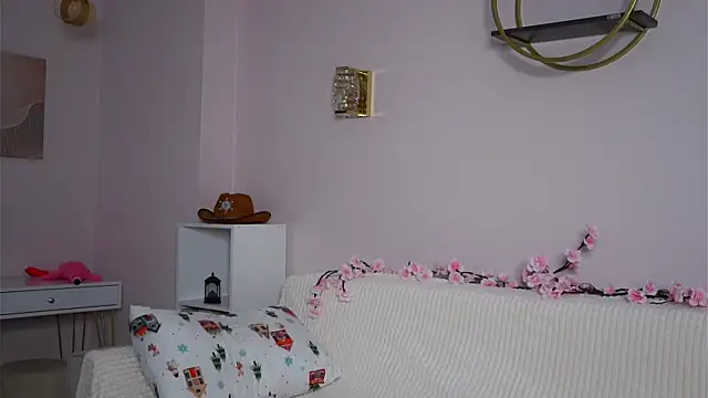 SunnivaCovil online show from 02/05/26, 02:43