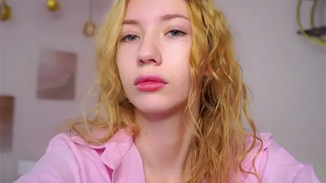 SunnivaCovil online show from 02/15/26, 02:36