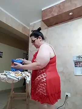 Snapshot of Dolcecurvy chatting on 07/24/26, 02:15 Dolcecurvy online show from 07/24/26, 02:15