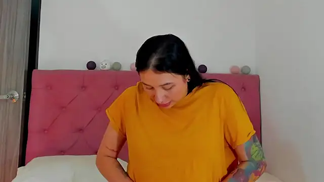 Snapshot of ela_black chatting on 02/27/25, 03:48 ela black online show from 02/27/25, 03:48