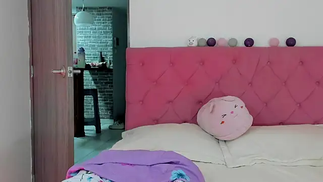 Snapshot of ela_black chatting on 03/03/25, 12:27 ela black online show from 03/03/25, 12:27