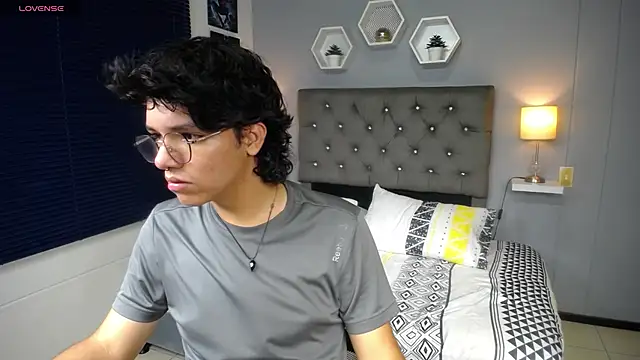 Snapshot of cheryl_bohareal chatting on 02/24/25, 10:14 cheryl bohareal online show from 02/24/25, 10:14