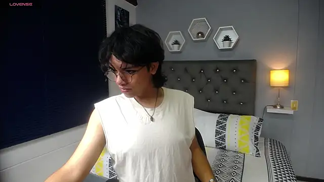 Snapshot of cheryl_bohareal chatting on 02/27/25, 04:21 cheryl bohareal online show from 02/27/25, 04:21