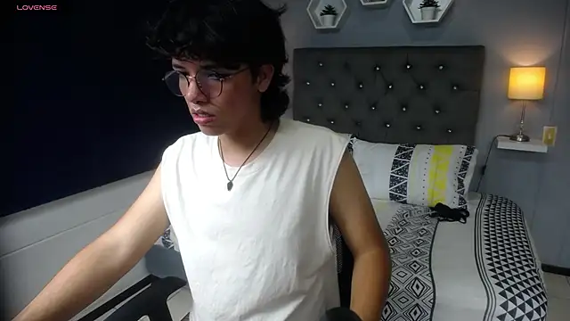 Snapshot of cheryl_bohareal chatting on 02/27/25, 07:26 cheryl bohareal online show from 02/27/25, 07:26