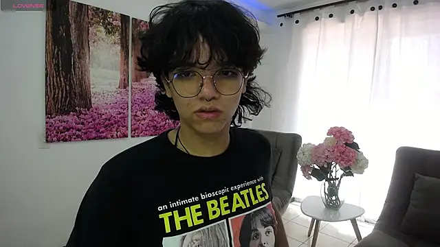 Snapshot of cheryl_bohareal chatting on 03/12/25, 06:22 cheryl bohareal online show from 03/12/25, 06:22