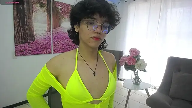 Snapshot of cheryl_bohareal chatting on 03/21/25, 06:18 cheryl bohareal online show from 03/21/25, 06:18