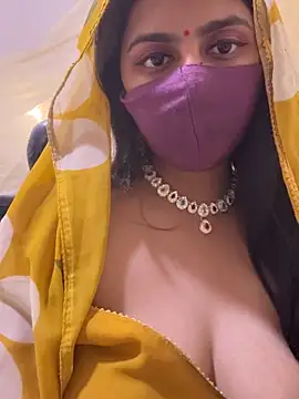 Snapshot of Dishasarmaa05 chatting on 11/18/25, 04:00 Dishasarmaa05 online show from 11/18/25, 04:00