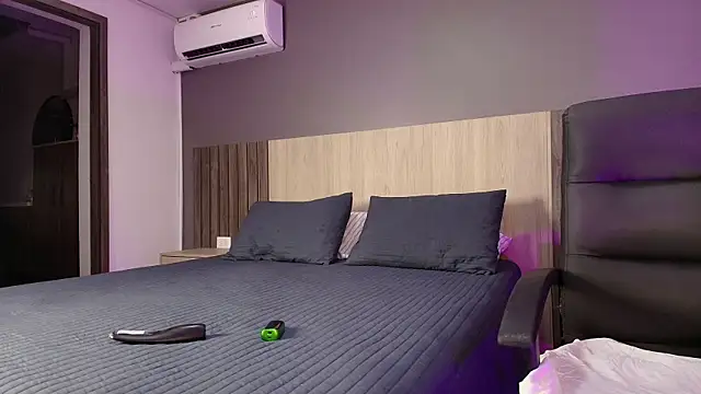 Ashly hills online show from 03/04/25, 03:33