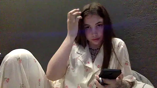 Snapshot of bysinka18 chatting on 04/19/26, 05:12 bysinka18 online show from 04/19/26, 05:12