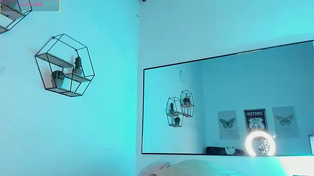 Snapshot of Little_Lau1 chatting on 11/18/25, 10:03 Little Lau1 online show from 11/18/25, 10:03