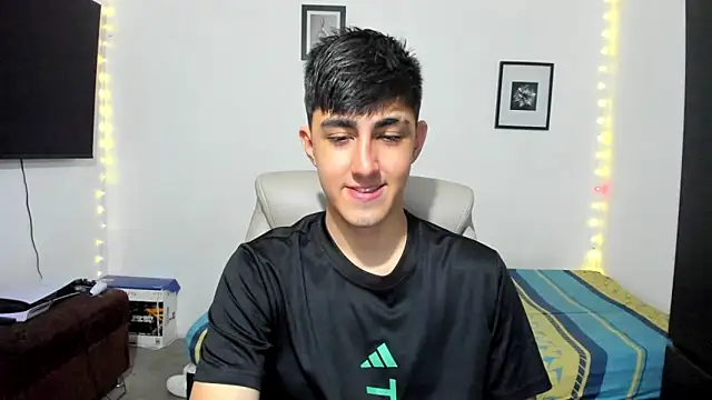 Snapshot of babymaik chatting on 09/11/25, 08:42 babymaik online show from 09/11/25, 08:42