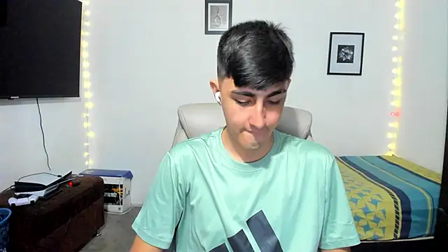 Snapshot of babymaik chatting on 09/17/25, 05:25 babymaik online show from 09/17/25, 05:25