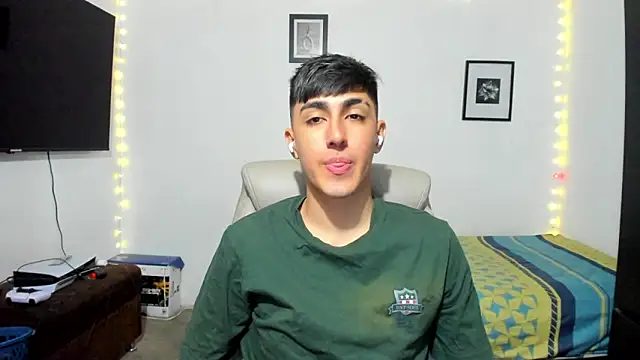 Snapshot of babymaik chatting on 09/18/25, 08:55 babymaik online show from 09/18/25, 08:55