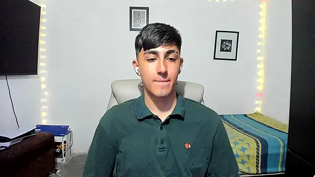 Snapshot of babymaik chatting on 10/02/25, 08:38 babymaik online show from 10/02/25, 08:38