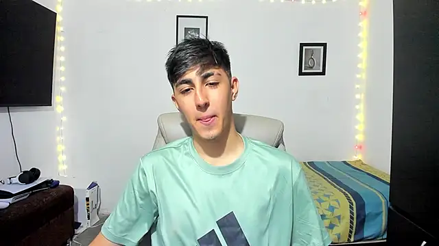 Snapshot of babymaik chatting on 10/08/25, 08:50 babymaik online show from 10/08/25, 08:50