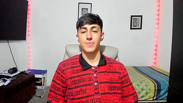 Snapshot of babymaik chatting on 10/15/25, 08:20 babymaik online show from 10/15/25, 08:20