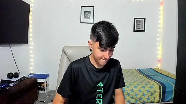 Snapshot of babymaik chatting on 10/17/25, 05:32 babymaik online show from 10/17/25, 05:32