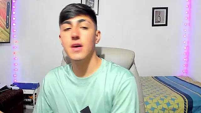 Snapshot of babymaik chatting on 10/20/25, 09:15 babymaik online show from 10/20/25, 09:15