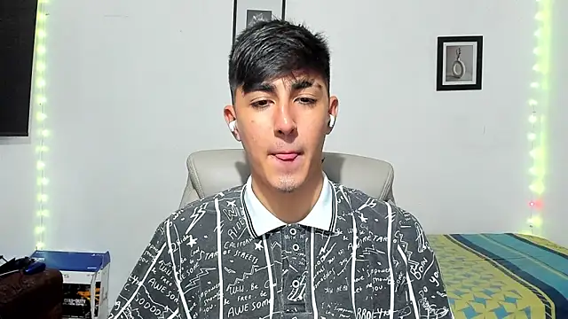 Snapshot of babymaik chatting on 10/21/25, 08:20 babymaik online show from 10/21/25, 08:20