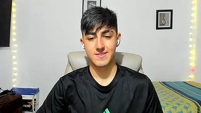 Snapshot of babymaik chatting on 10/22/25, 08:19 babymaik online show from 10/22/25, 08:19