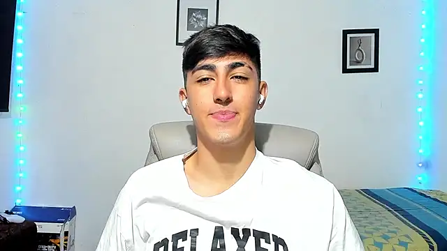 Snapshot of babymaik chatting on 10/24/25, 01:18 babymaik online show from 10/24/25, 01:18