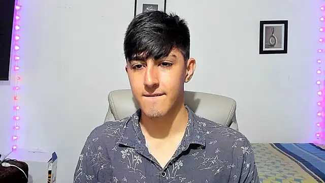 Snapshot of babymaik chatting on 10/28/25, 10:23 babymaik online show from 10/28/25, 10:23