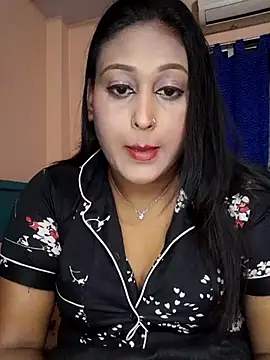 Snapshot of hotlovr chatting on 03/04/25, 10:16 hotlovr online show from 03/04/25, 10:16