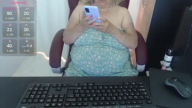 Mature 2025 online show from 05/13/26, 04:37