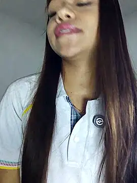 Snapshot of sophia_ramirez12 chatting on 06/11/26, 04:10 sophia ramirez12 online show from 06/11/26, 04:10