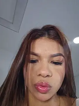 Snapshot of sophia_ramirez12 chatting on 06/21/26, 12:24 sophia ramirez12 online show from 06/21/26, 12:24