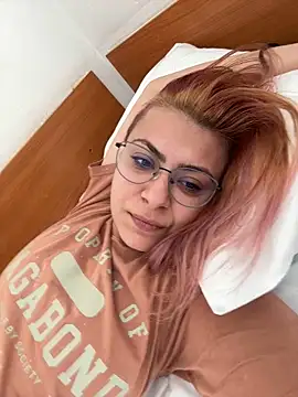 KittieHallo online show from 02/21/25, 11:01