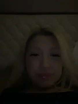 Snapshot of laraaaaaa chatting on 03/17/25, 10:06 laraaaaaa online show from 03/17/25, 10:06