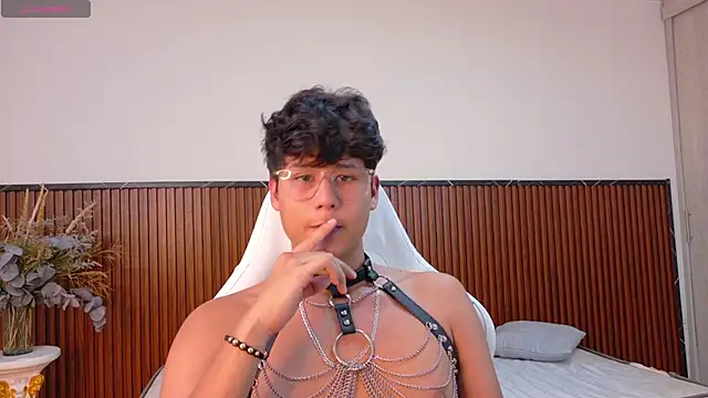 Snapshot of Raiden__Boy chatting on 03/05/25, 08:42 Raiden Boy online show from 03/05/25, 08:42